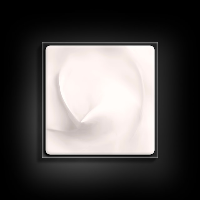 DIE REICHHALTIGE CREME