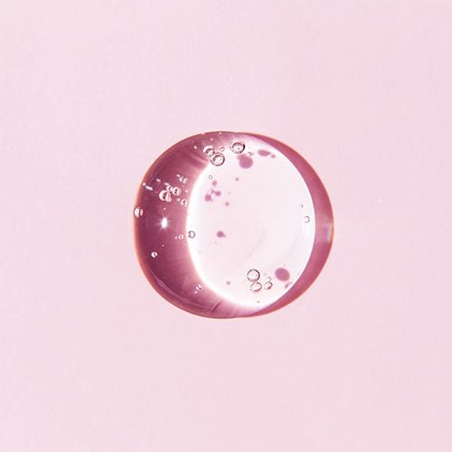 Retinol, Hyaluronsäure und Vitamin C: Der richtige Wirkstoff für jedes Zeichen der Hautalterung